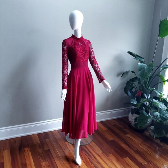 Red Dress - Picture 5 of 5